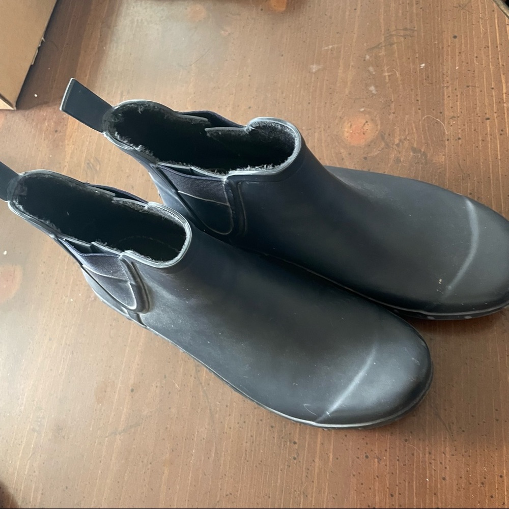 Size 39 Dansko rain boots